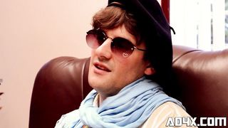 AD4X un Realisateur Dirige un Porno a SA Maniere