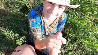 I Helped my old Neighbor and her Grateful Granddaughter Sucked my Dick