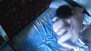  стройная брюнетка с огромной грудью дала в свою волосатую письку в разных позах