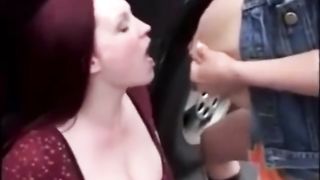 Pelirroja Siendo Amamantada