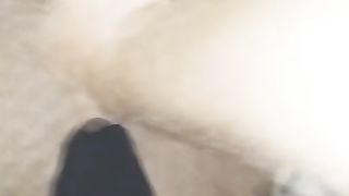 пара захотела секса в магазине и она сделала ему минет прямо на улице