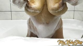 Gorgeous Big Natural Saggy Breasts Kinky Sexy Lady