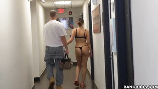 Black Mariah Banks Fucks the A/C Repair Man (bbe15881)