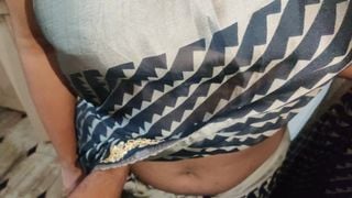 She's really Hot to Fuck her in Saree