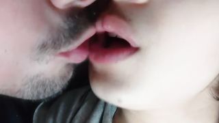 SALIVA FRENCH TONGUE KISSING - Real Couple CLOSE UP HD