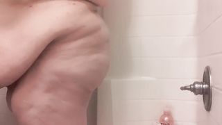 Bellebelly2020 in the Shower!!!