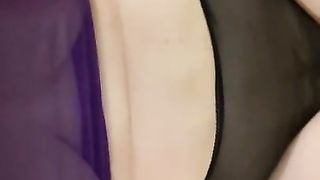 Пышка с мохнатой киской доводит себя до сквирта Irina Priroda