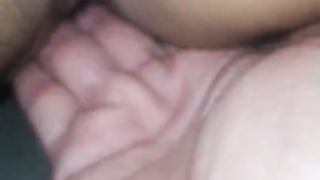 Llego Del Trabajo, me Cojo y Masturbo a Mi Esposa Culona Colombiana Hasta que Hace Squirt En Mi Mano