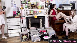 Sexy Hairy Lesbian Brunette Loves Pussy Licking and Rimming