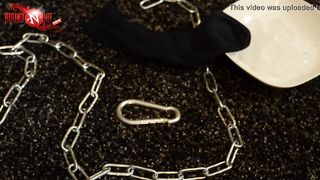 BDSM-DIY: Exciting self-bondage with socks and ice cubes