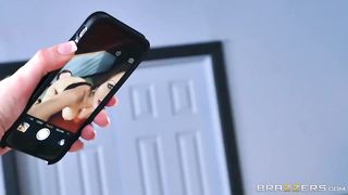 Brazzers - Sexy milf Brooklyn Chase teaches her student