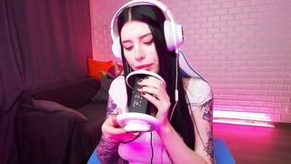 ORGASMIC ASMR GORGEOUS BABE LICKING AND SUCKING. HONEY HAZE