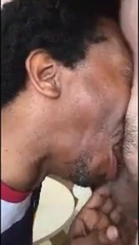 Hung White Boy Grabs Black Bitch Head Fuck