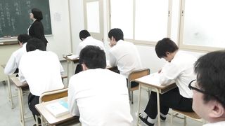 Maiko Kashiwagi, A Married Woman Teacher Who Gets Wet 10 Times In A Cum Class Where You Can't Make A Voice