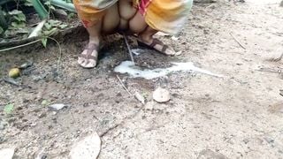 Desi Indian Aunt Outdoor Public Pissing Video Compilation