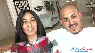 s sexy latina cindy fucks on cam