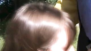 Ung mamma som suger mig offentligt