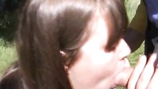 Ung mamma som suger mig offentligt