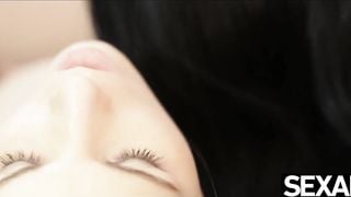 Stunning girls eat each other's pussy in hot lesbian threesome