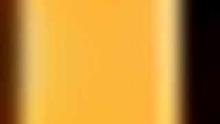 Красивая девушка в общаге