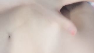 【初恋姐妹】姐姐诱惑揉奶舔奶头1