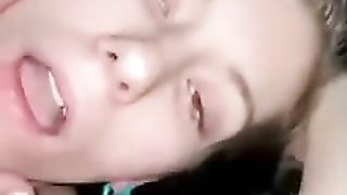 Jeune baisee par un vieux dans un fourgon