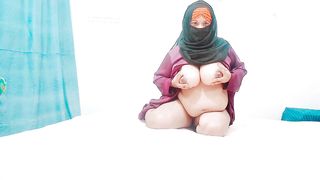 Muslim Hijab Girl Show Huge Boobs