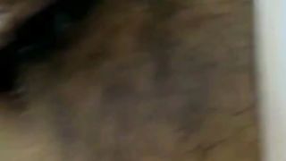 Fuite sous l'évier! Milf allume le plombier et se fait baiser HARD par les deux trous - MILF AT HOME