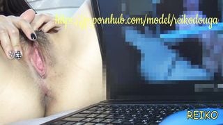 射精動画見ながらオナニー。デカ乳輪乳首とクリトリス同時コリコリ。思わずセルフ乳首舐め。おちんちんから精液出る時一緒にイク、リアルオーガズムひくひく。