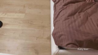 Любительская групповуха с развратными красотками , три парня трахнули их жестко