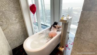 中国学生易明的性爱视频！ 纯长发蜜桃臀斗白公鸡妩媚上海小姐粉红洞