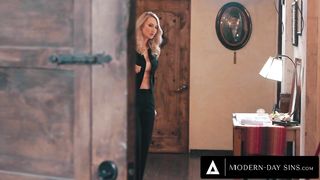 Hot MILF Disciplines Amateur Burglar With Lesbian Sex