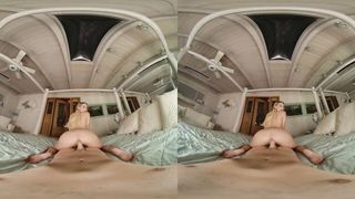 Gorgeous Blonde Evelyn Payne Provides Special Treatment For New BnB User