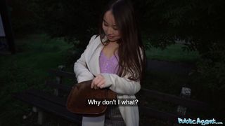 Publi Agent Sexy Chinese Holiday maker Is Nailed By A Big dick For The 1st Time