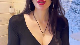 I invited my mom to a restaurant and was rewarded with cool sex. POV