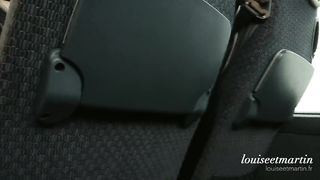 Il la doigte dans le bus et se fait sucer, c'est risqué - Forbidden Fuckers