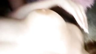 Sexe avec sa chatte et ses gros seins et ejaculation sur son corps