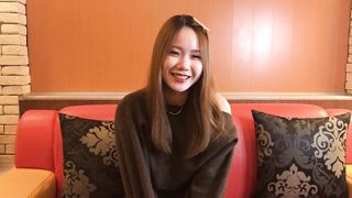 爆乳アパレル店員の男を骨抜きにする責めフェラ＆パイズリ①。Big tits apparel clerk's blowjob and breasts make a man's bones①.