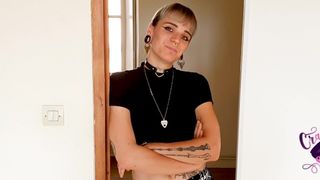 Ma colocataire coquine me doit un loyer elle a trouver une bonne solution