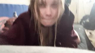 lasse mich ordentlich durch ficken, ist mir egal wer mich hört