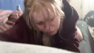 lasse mich ordentlich durch ficken, ist mir egal wer mich hört