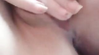 Chica Viendo Porno y Masturbandose, Squirt y Multiorgasmica