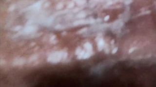 Porno amatoriale italiano -- La vicina di casa pulisce casa e viene pagata con un grosso cazzo duro