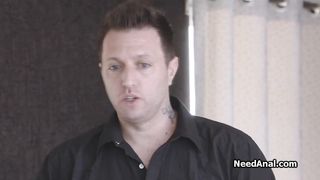 Blonde tries fidget spinner butt plug