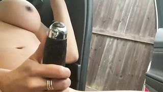 Fucking pussy in the car