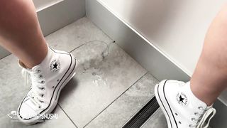 I did a big squirt I get fucked in fitting room walking around with his cum on my face