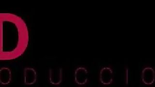 mi hermanastra me descubre viendo sus fotos sexys ,historia completa- porno en español