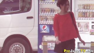 PISS JAPAN TV - Japanese teen hos pissing
