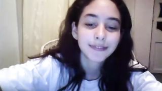 Busty TEENAGER Sucks her very BIG BOOBS. more of Dreianova Admy.link/d72a14