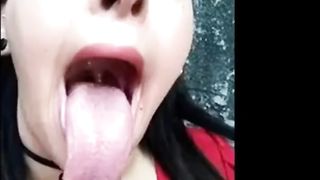 LONG TONGUE BEAUTY SHOWS OFF LONGEST TONGUE AND WIDE THROAT